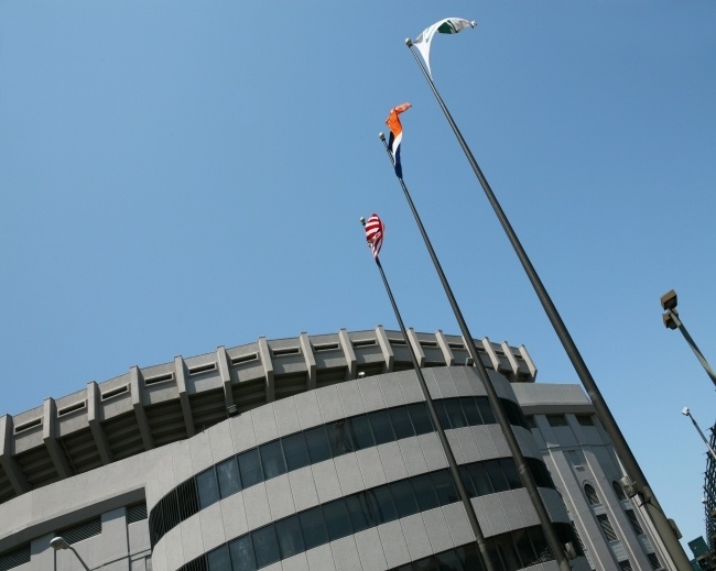 Sports & Entertainment